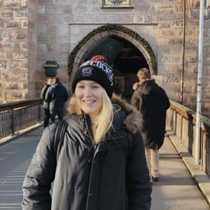 Meet your Posher, Caroline